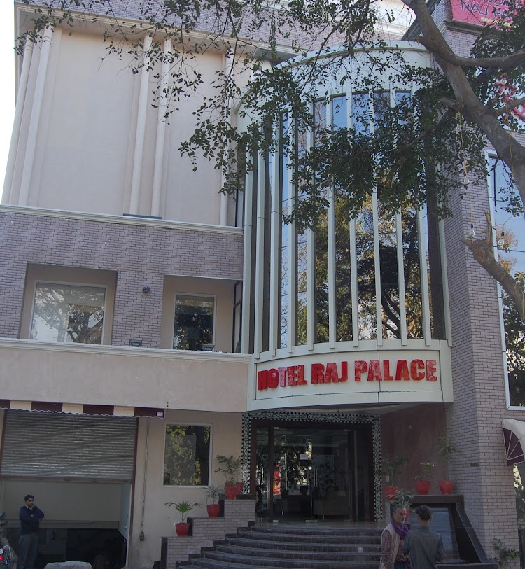hotel-img